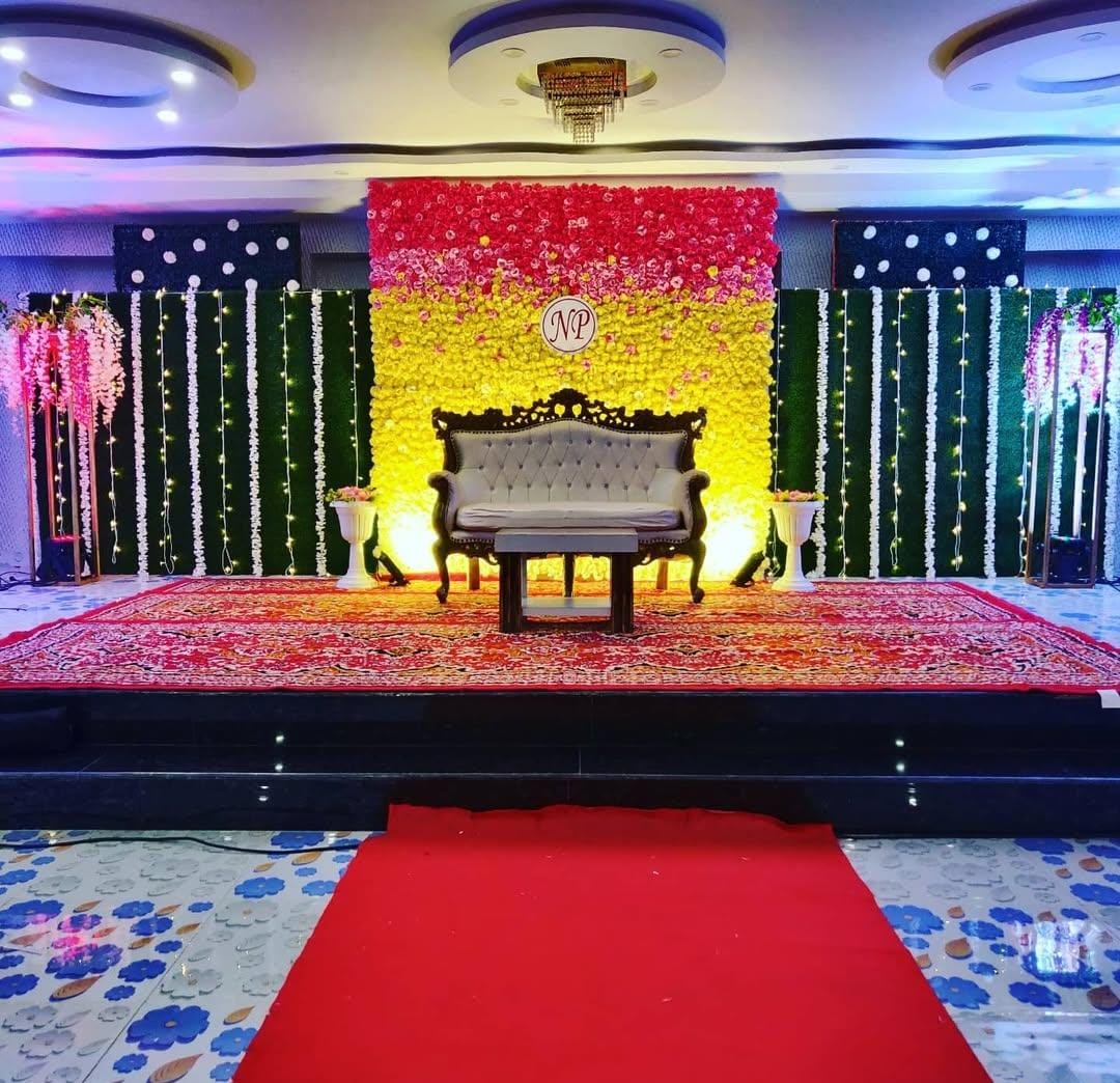 Leader light and sound