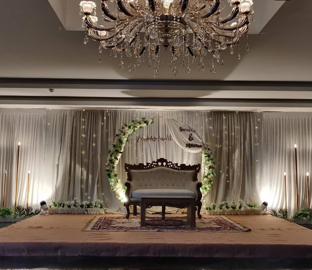 Leader light and sound